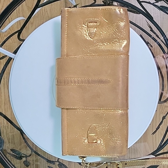 Jimmy Choo Gold Tone Metallic Leather Clutch/Wristlet - Picture 4 of 15